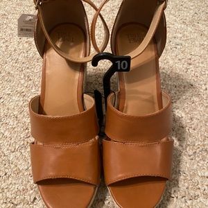 Brand new! Espadrille wedge